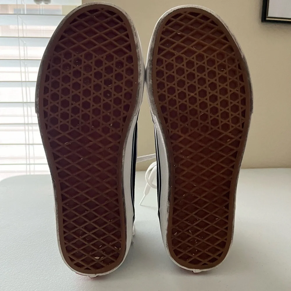 Vans Sk8-Hi Women’s | Size 7.5 | Like New - Picture 5 of 17